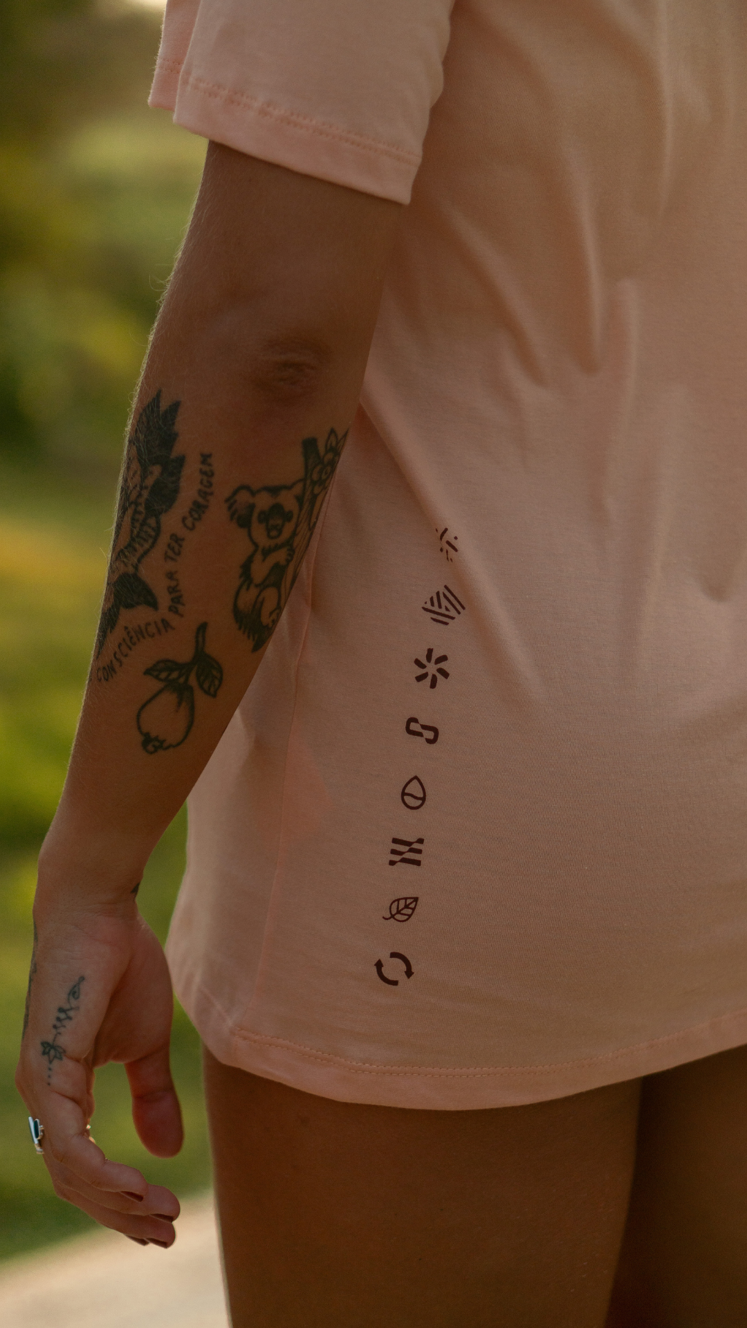 Camiseta Sorriso na Cara :) | Cor Pêssego Candy