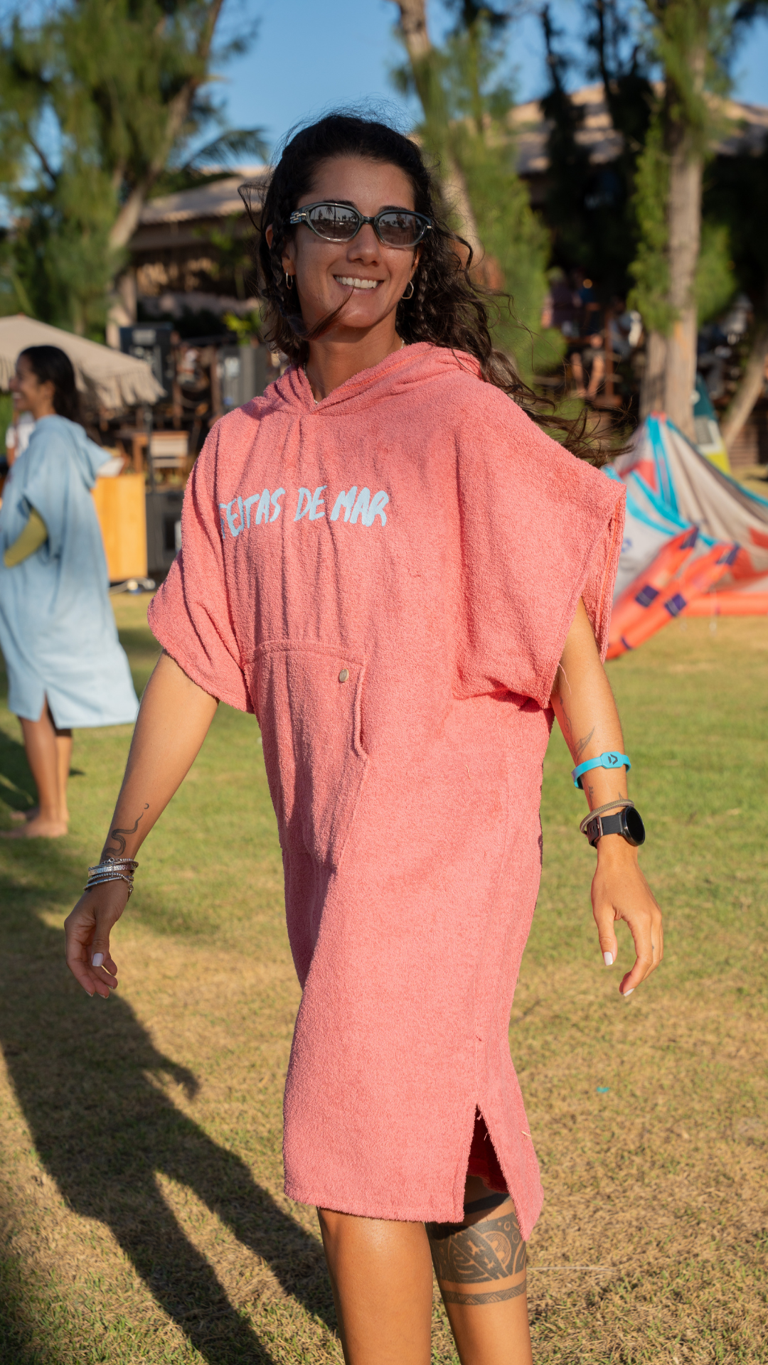 Poncho Feitas de Mar | Cor Coral