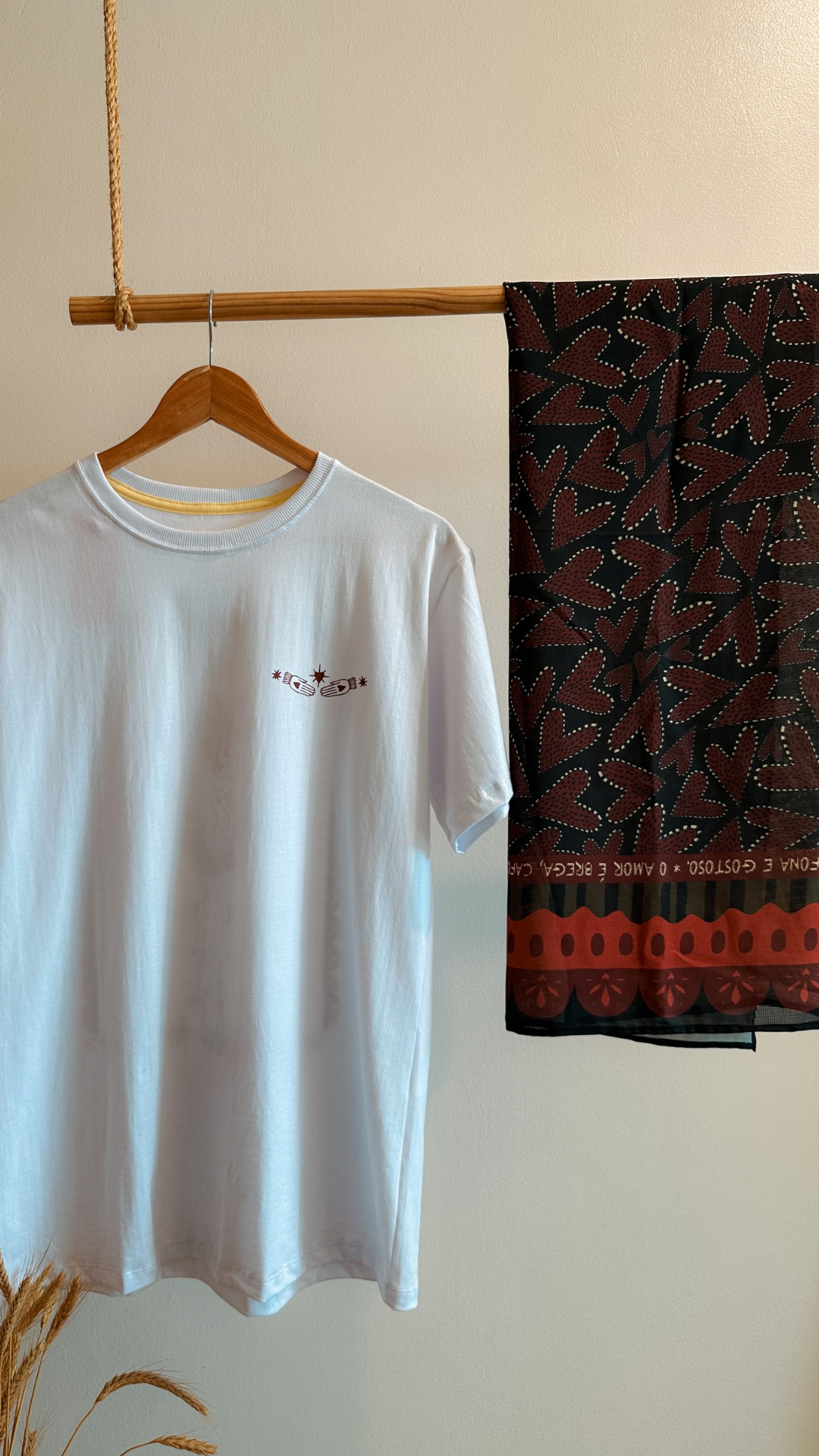 Camiseta O amor é Brega | Cor Branco