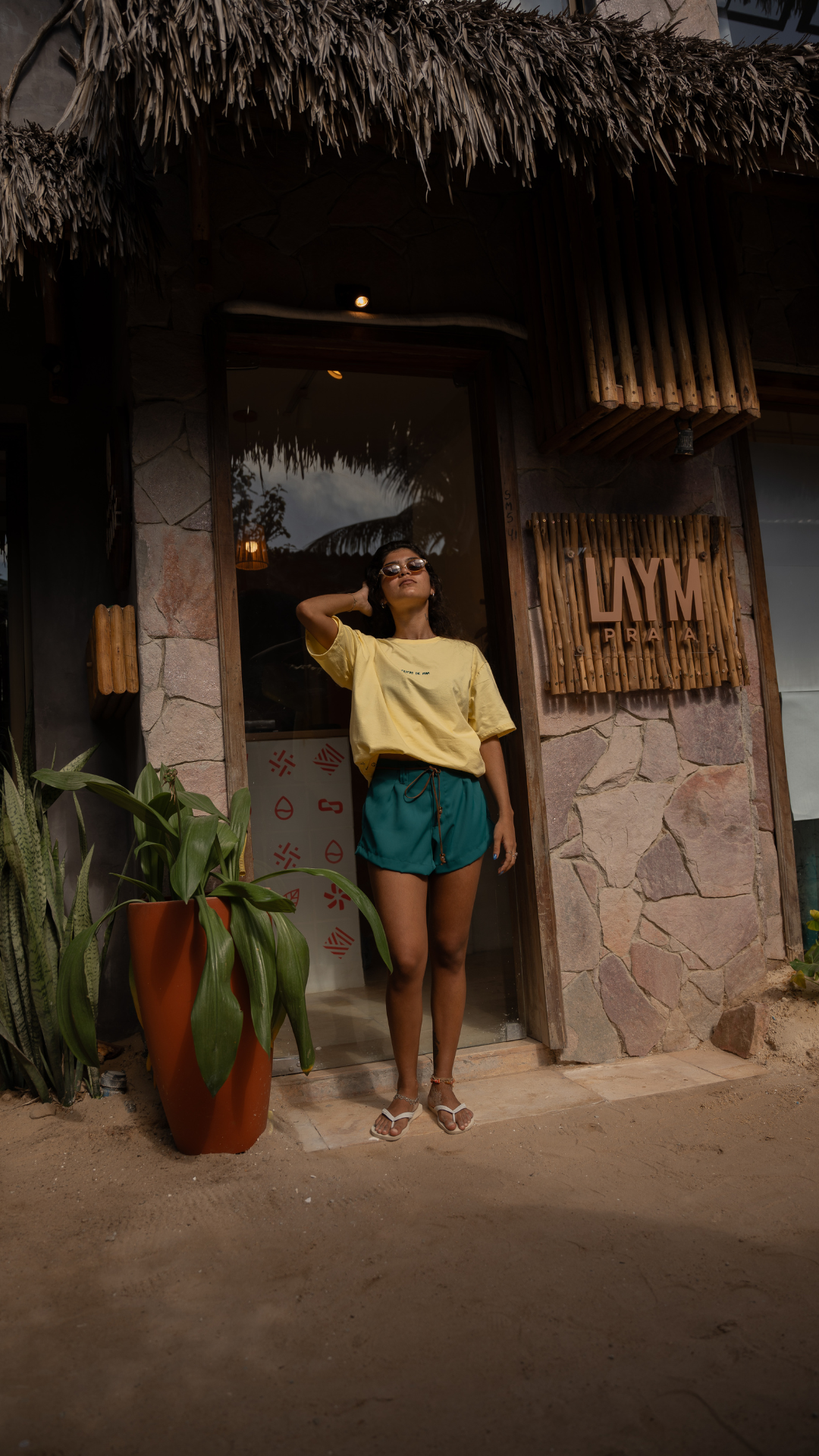 Short V | Cor Amarante