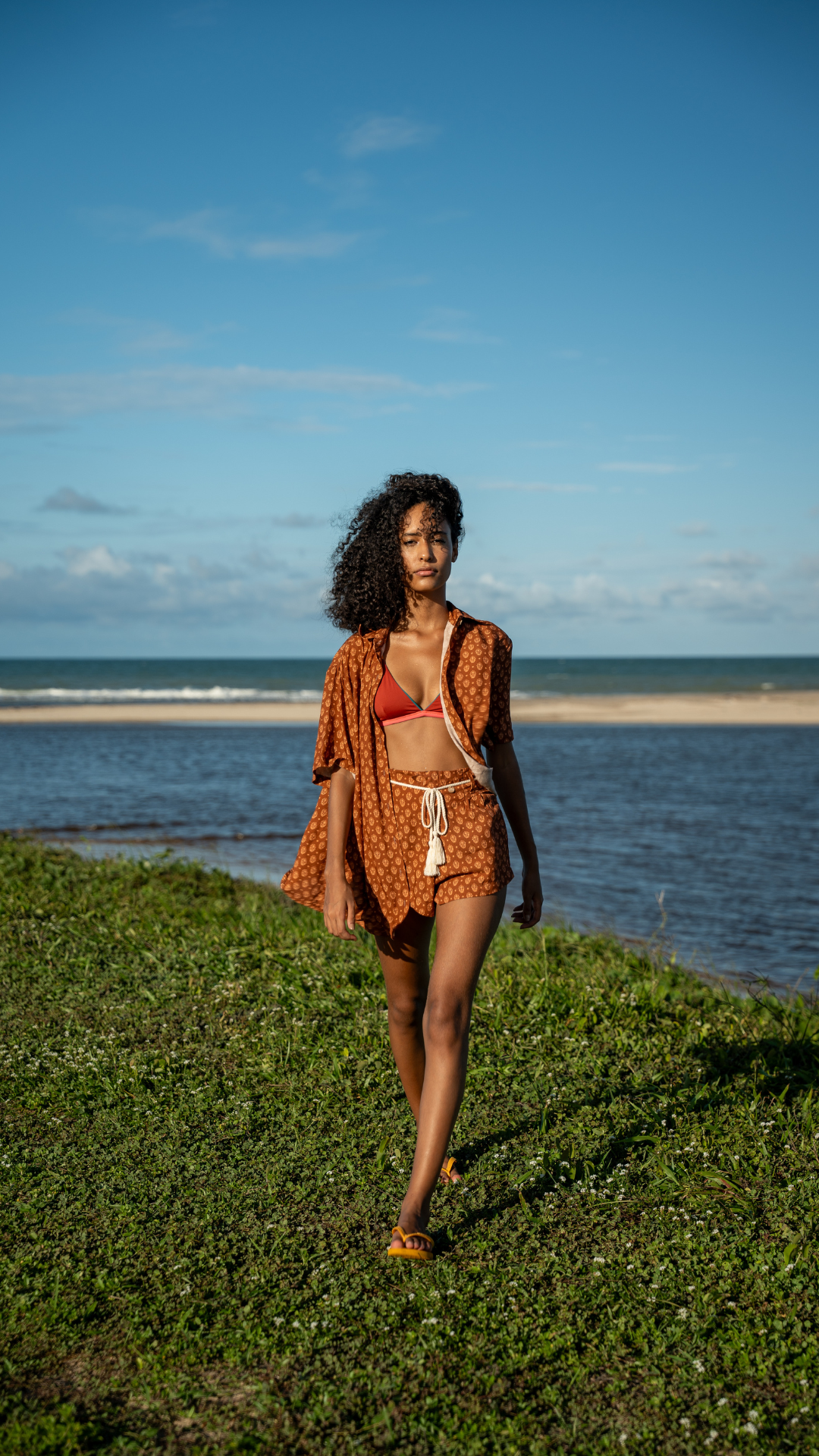 Short V | Print Florescer Ébano