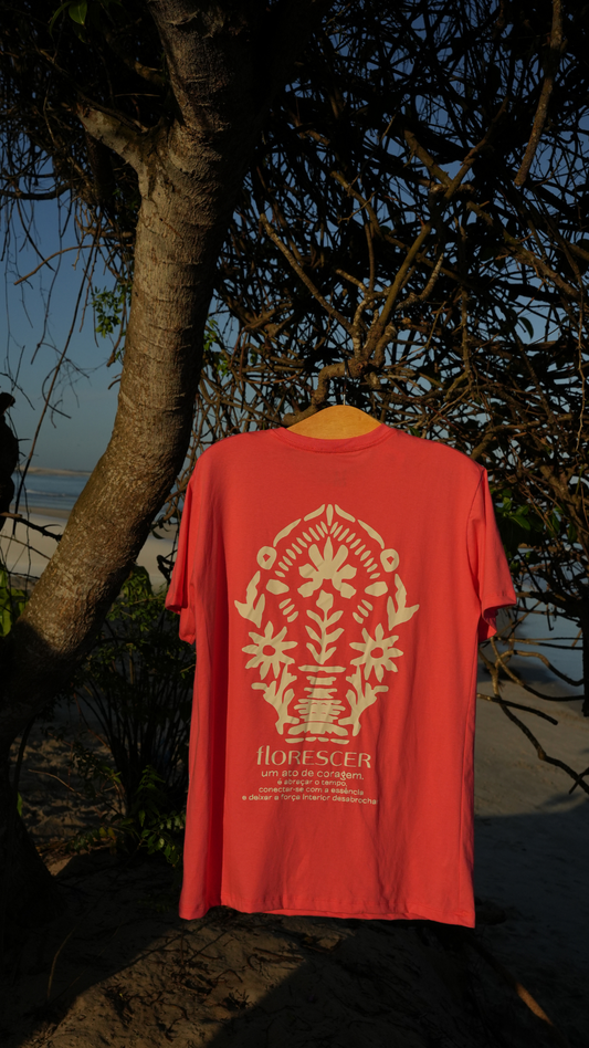 Camiseta Florescer  | Cor Coral