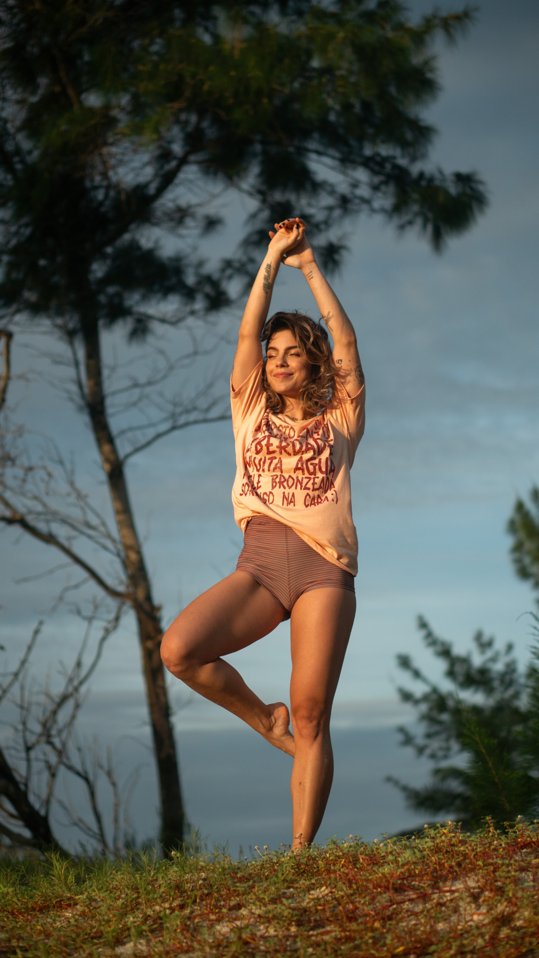 Camiseta Sorriso na Cara :)  | Cor Pêssego Candy