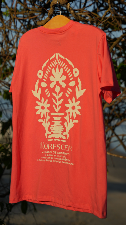 Camiseta Florescer  | Cor Coral