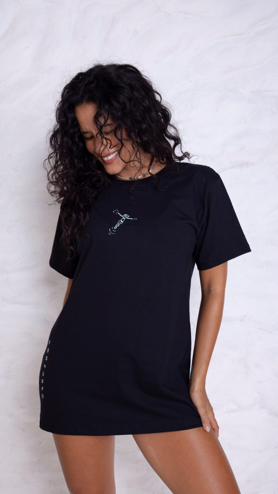 Camiseta Oversized Fluir | Cor Breu