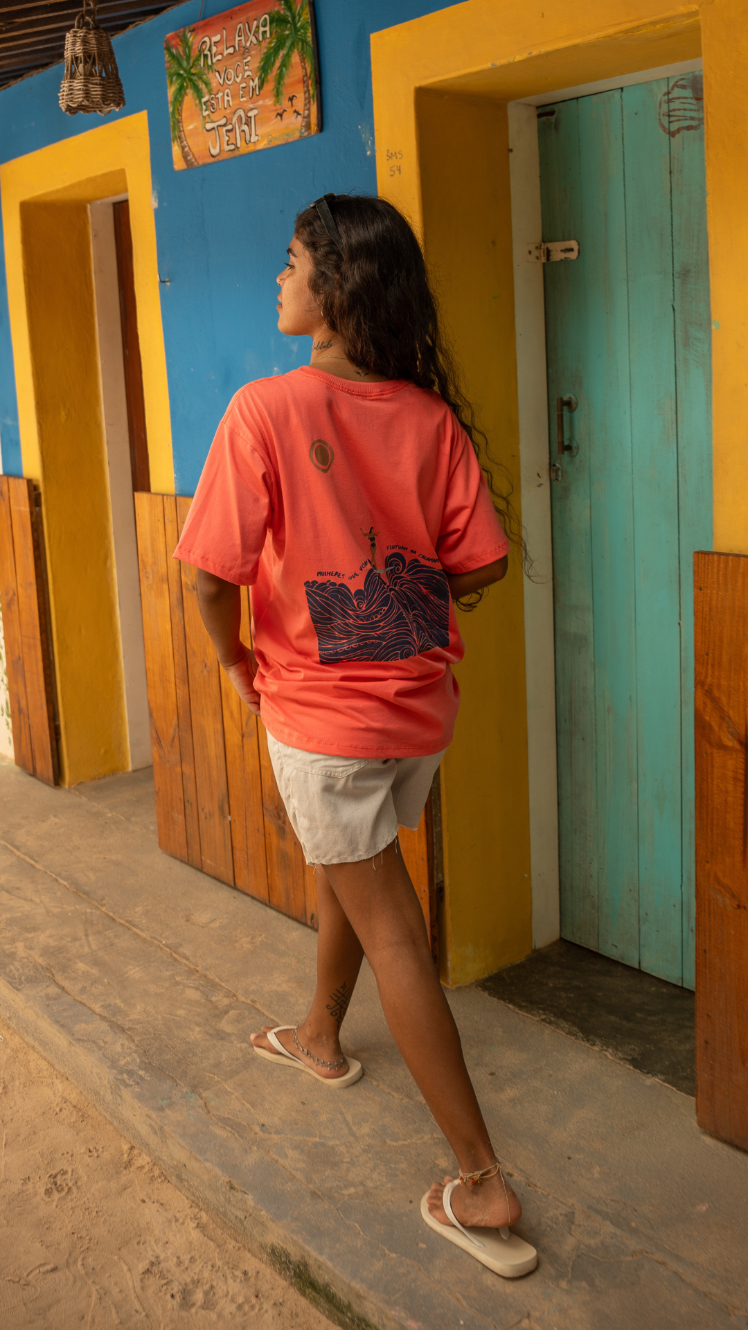 Camiseta Feitas de Mar Surf | Cor Coral