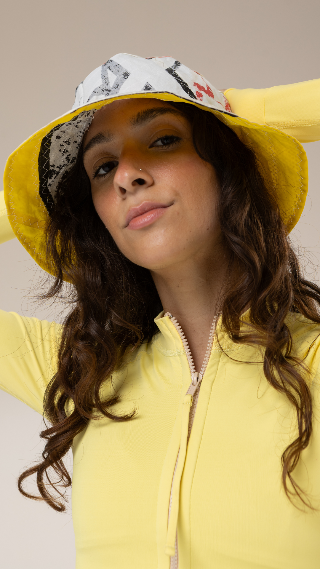Cropped Hand | Cor Brisa de Sol