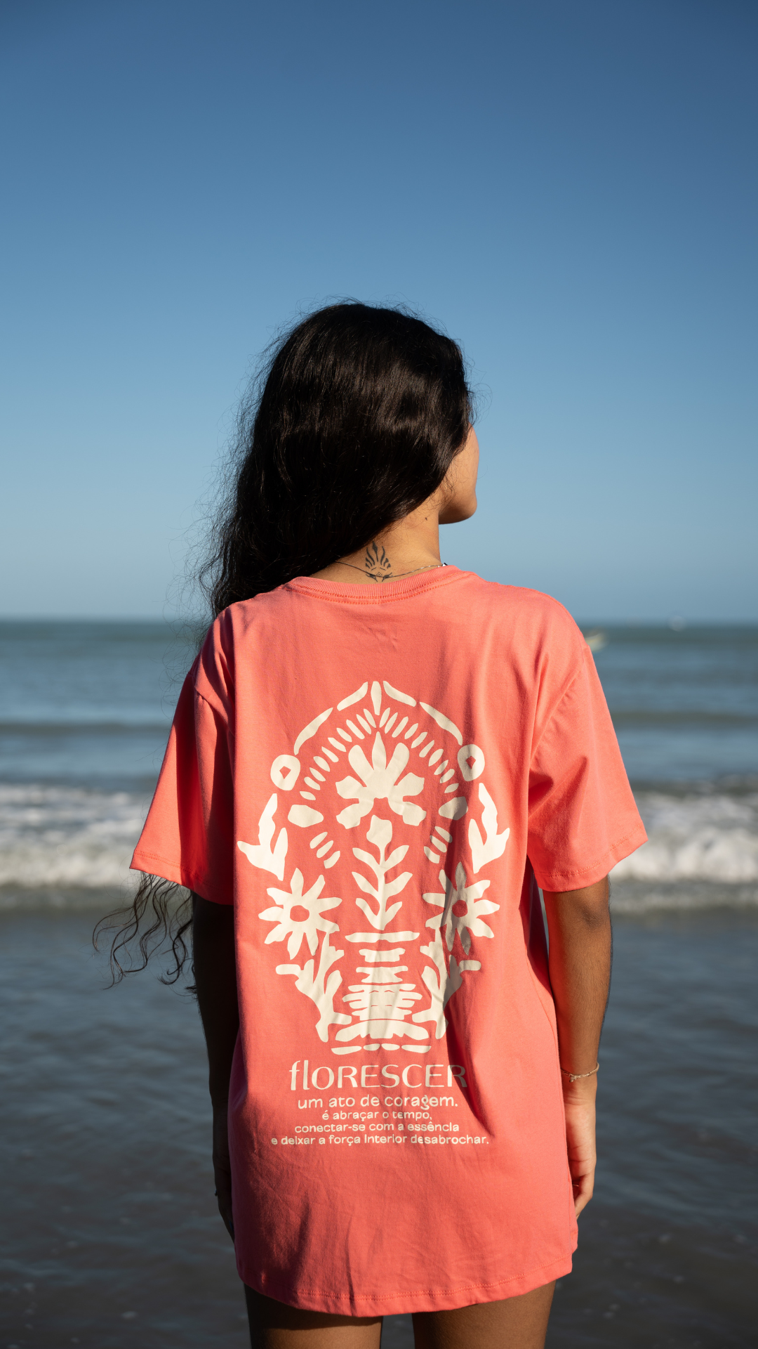 Camiseta Florescer  | Cor Coral