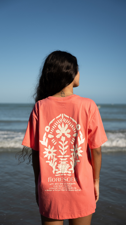 Camiseta Florescer  | Cor Coral