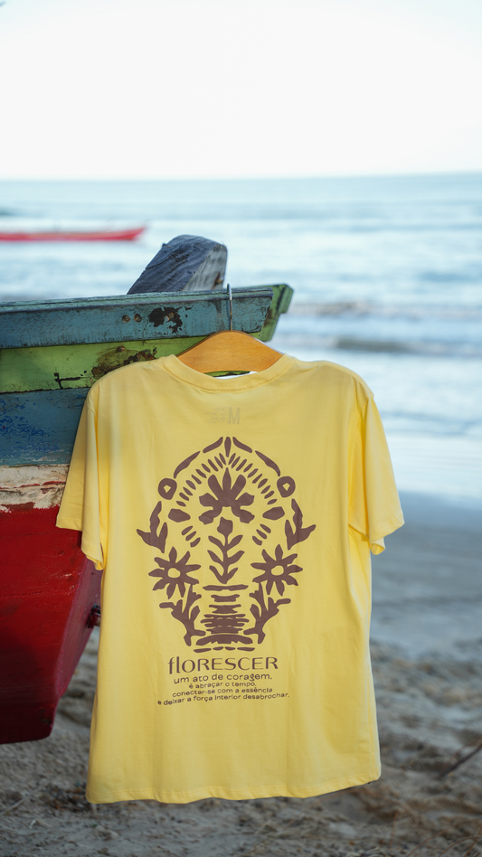 Camiseta Florescer  | Cor Amarelo Manteiga