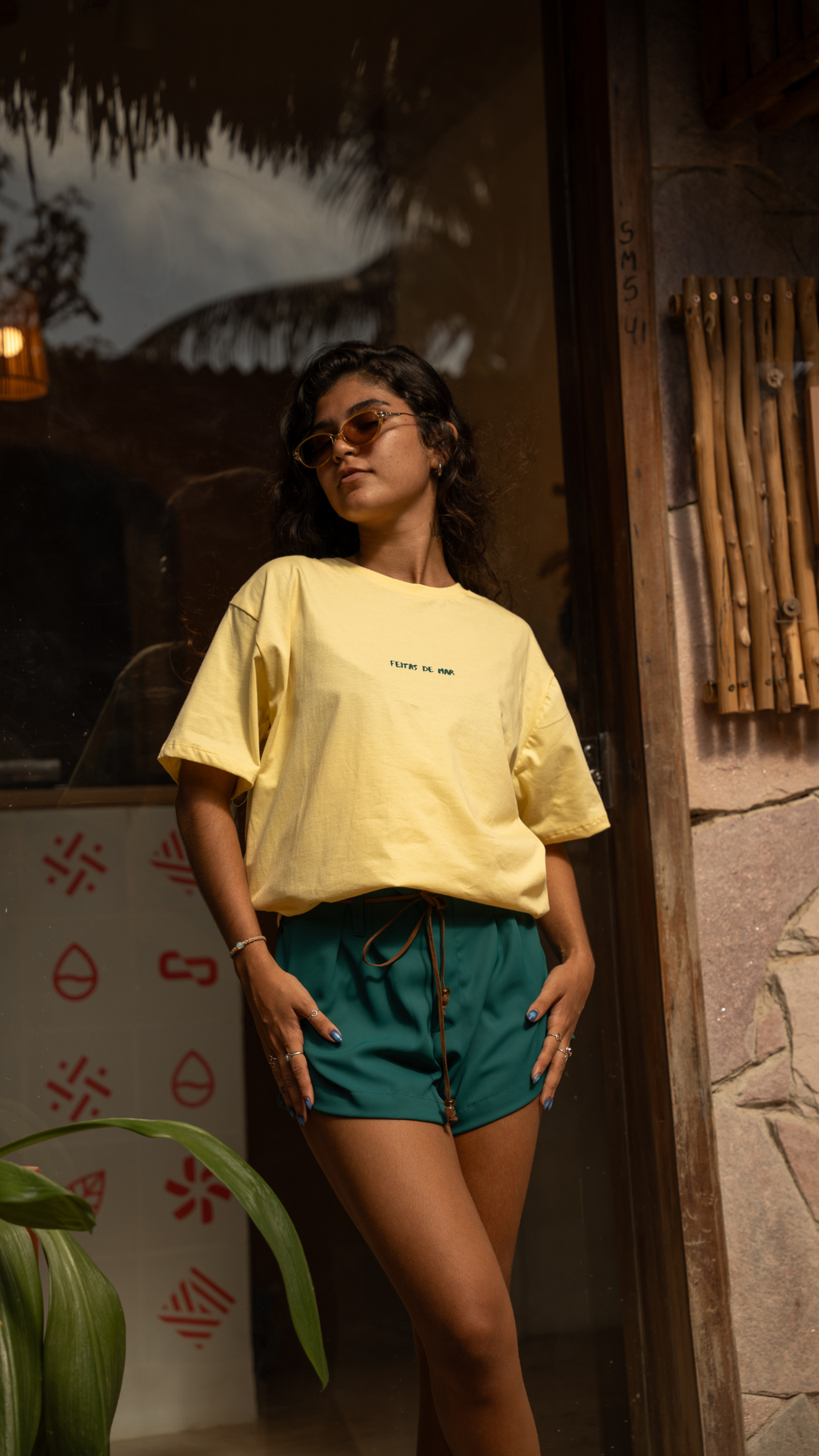 Short V | Cor Amarante