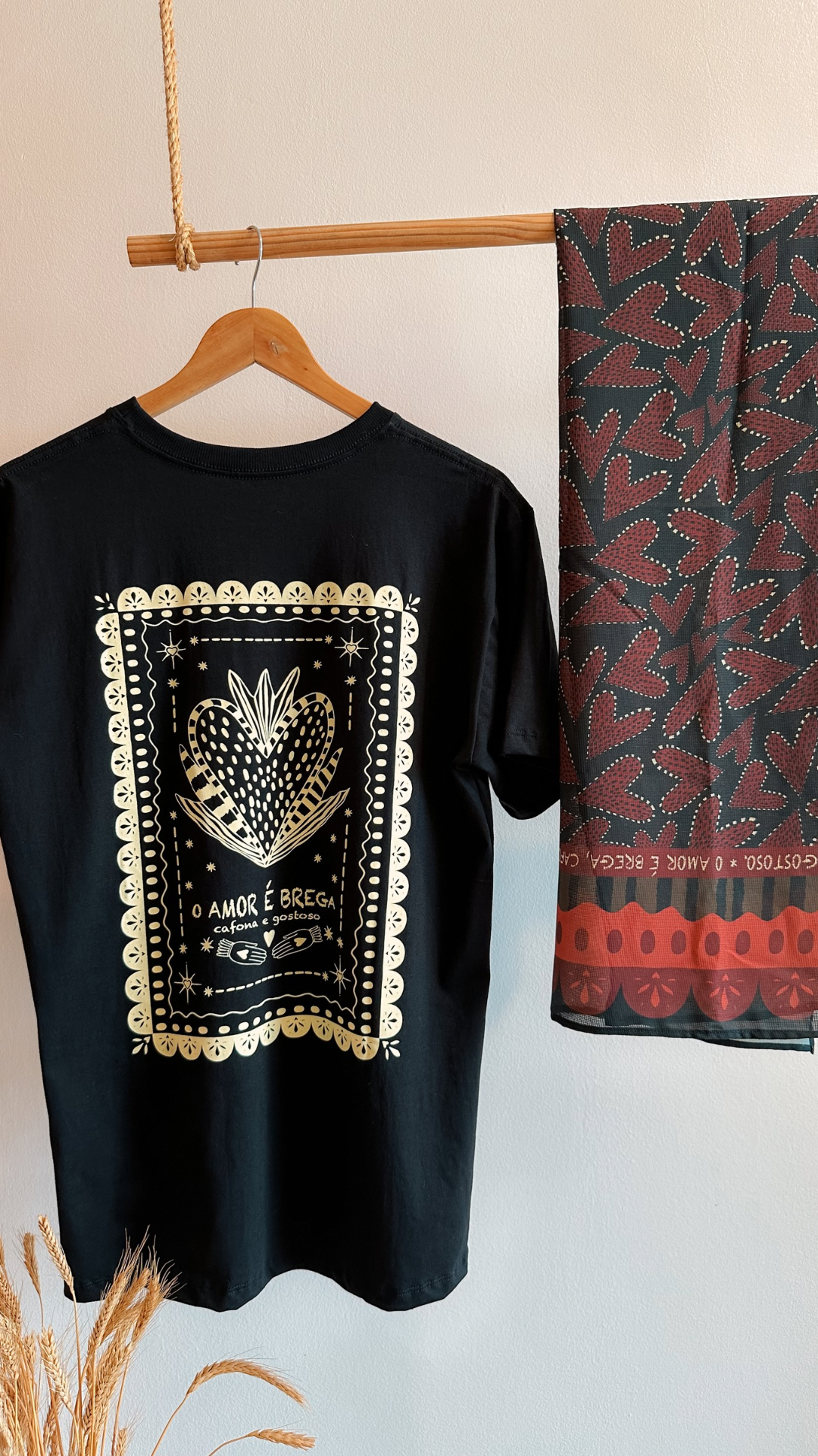 Camiseta O amor é brega | Cor Preto